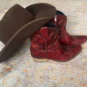 Dingo low shaft red cowboy boots